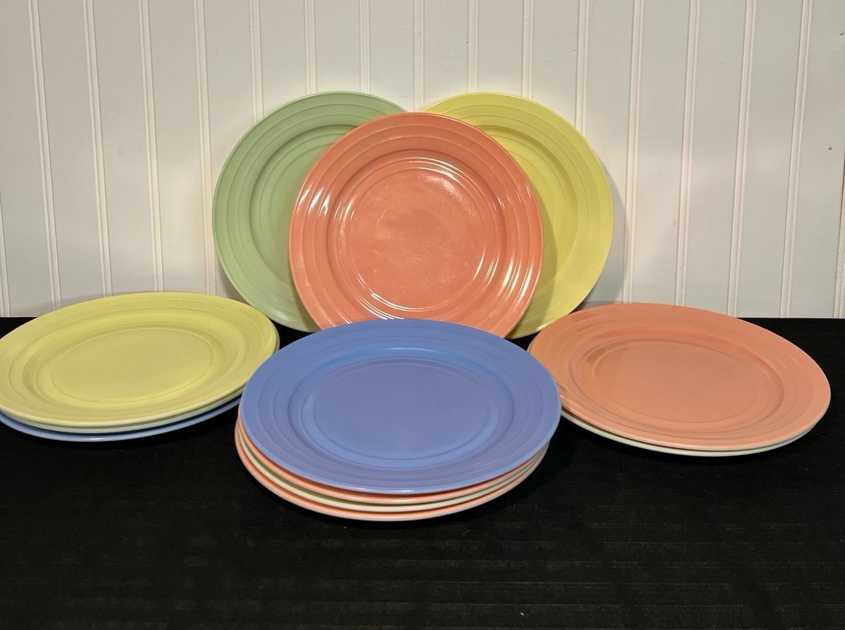 Set of 12 / 1940’s Hazel Atlas Modern Tone 9” Luncheon Plates