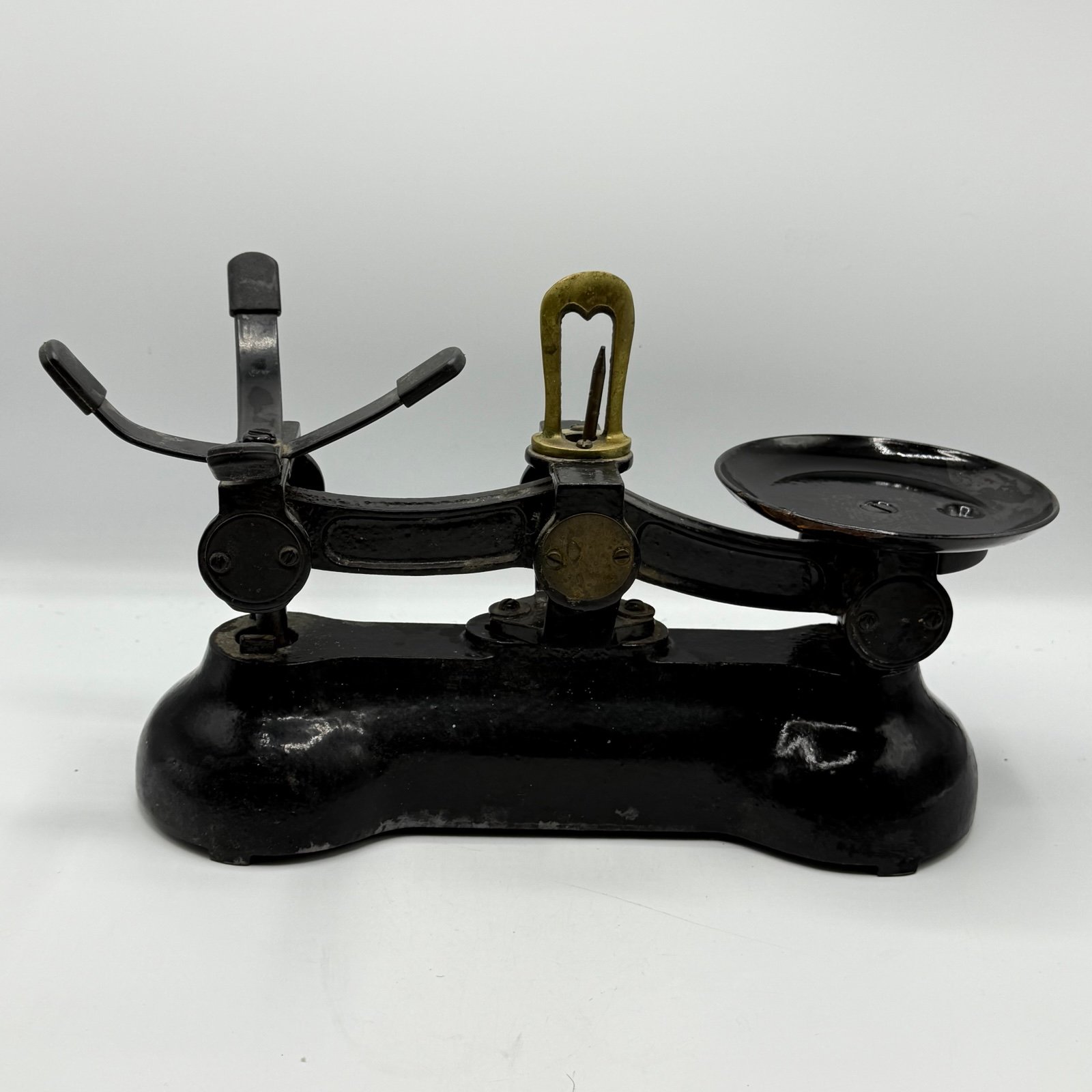 ANTIQUE BOOTS CHEMIST CAST IRON BALANCE SCALE EARLY 20TH CENTURY ut