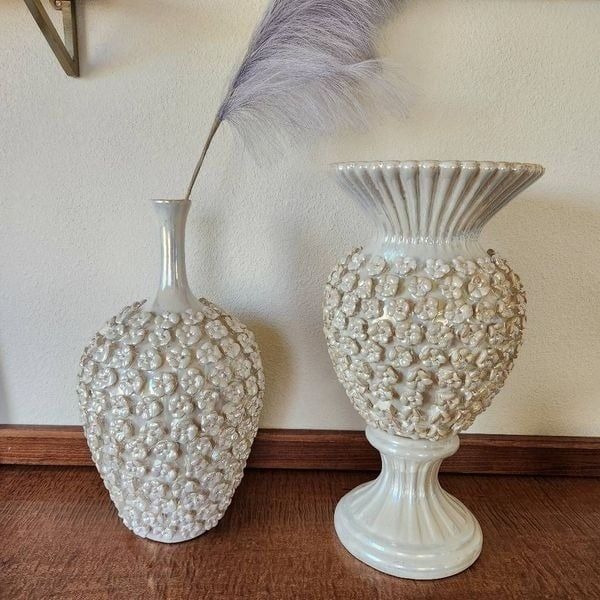 pearl vases porcelain floral romantic glam hoe decor Victorian luxury 3d flowers