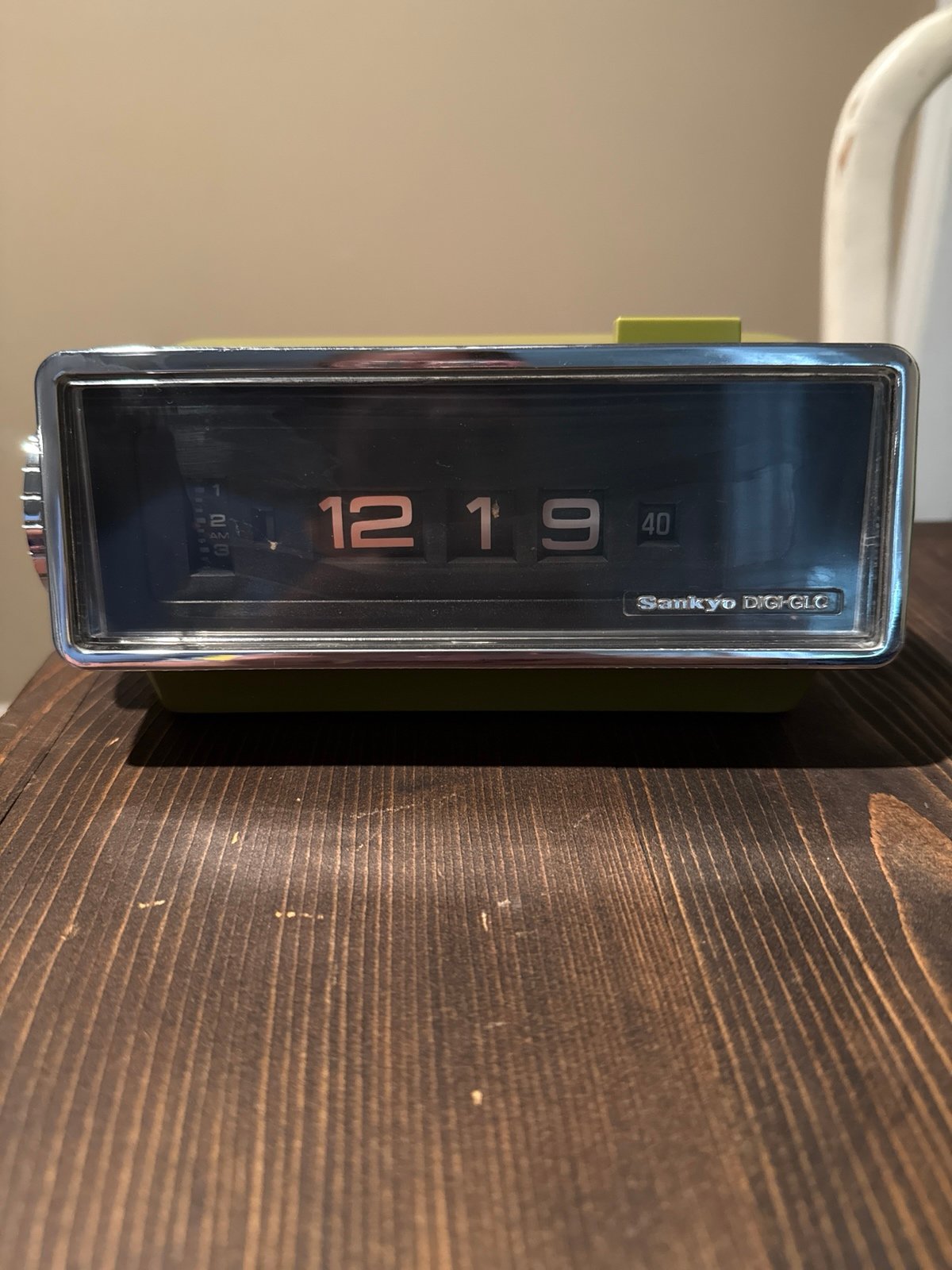 Vintage Sankyo Digi-Glo clock avocado green