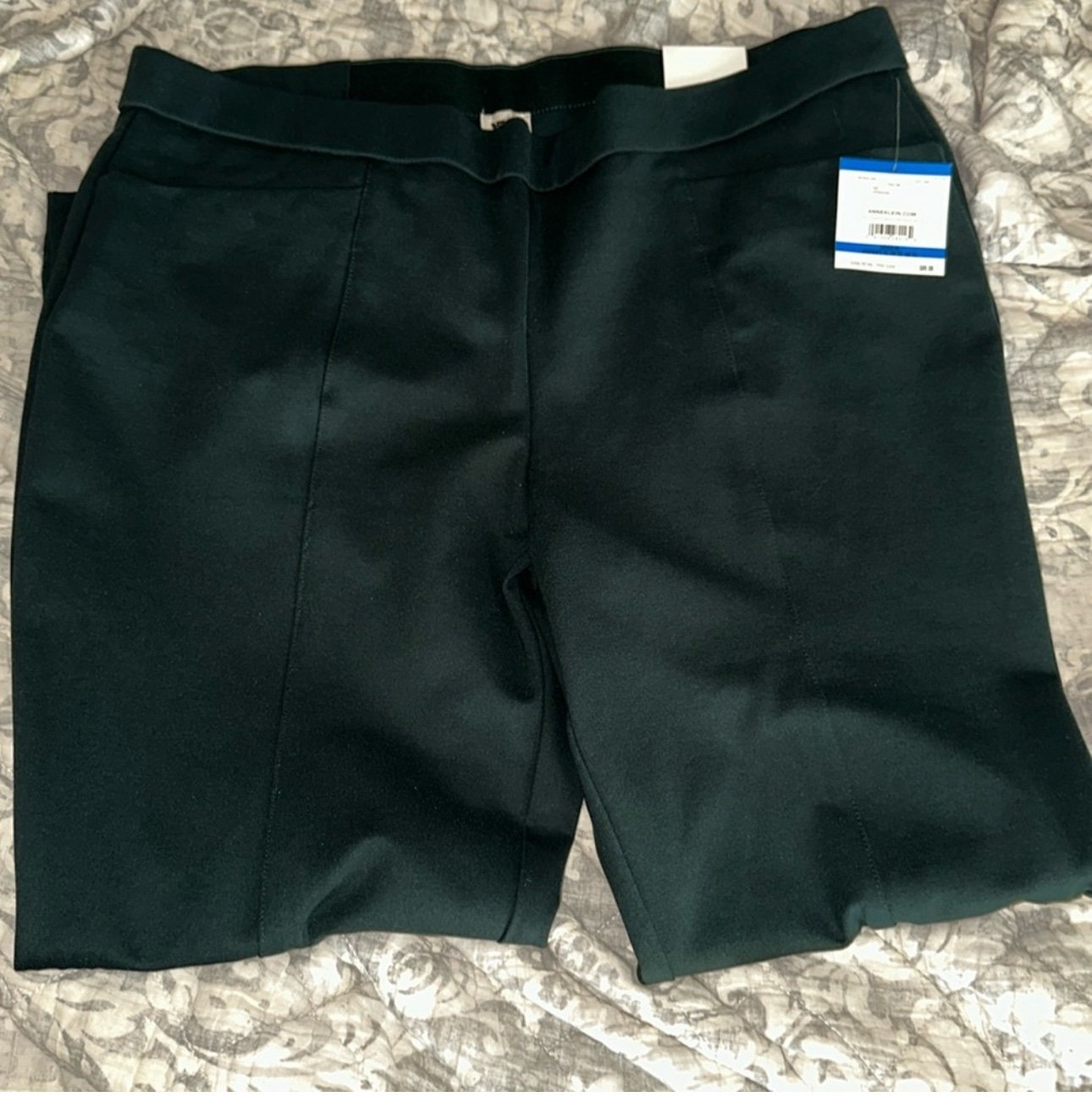 Brand new Anne Klein legging style pants