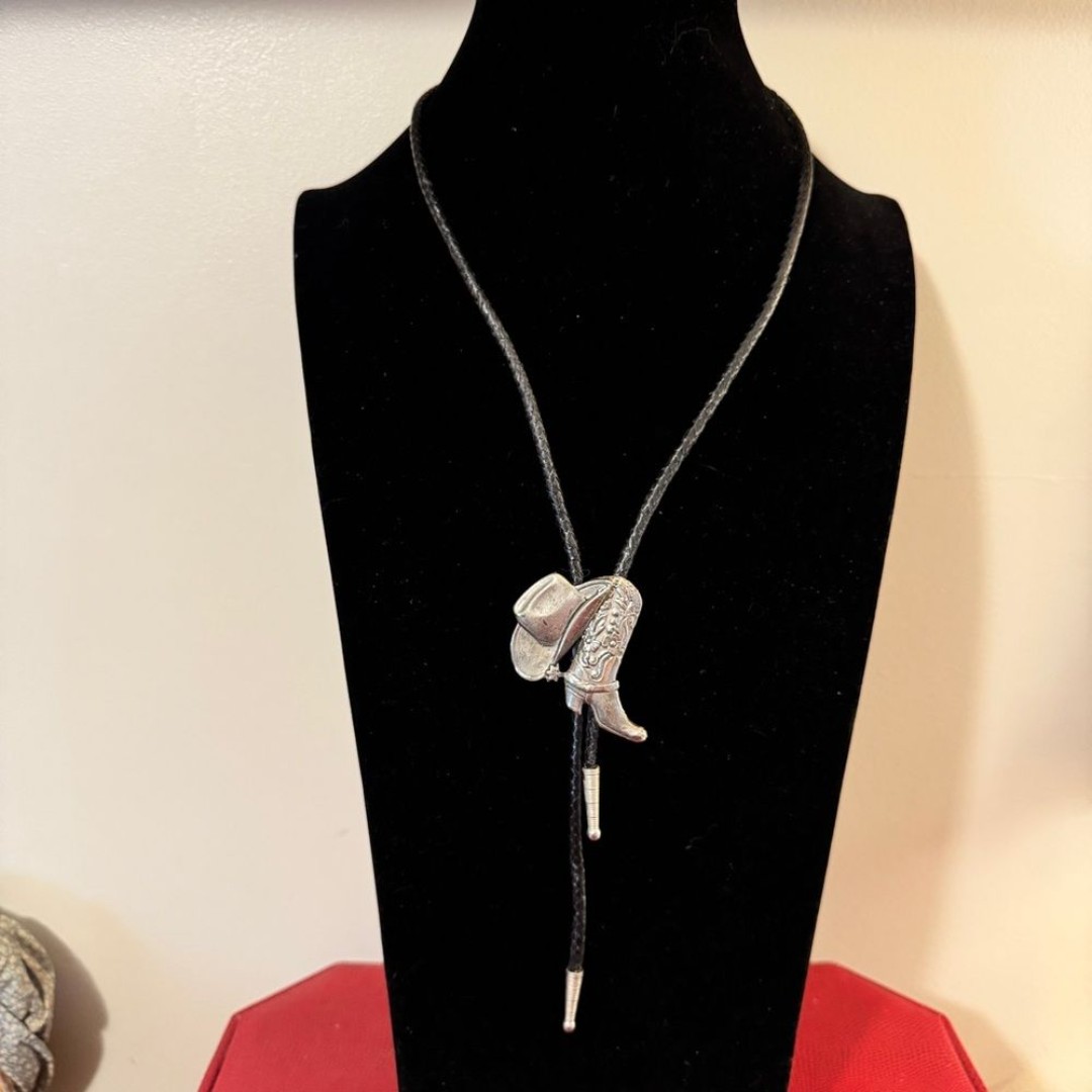 Kaiko Necklace #1 Silver Necklaces