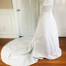 Davids Bridal Wedding Dress Size 8/10 Sequin Bow Button Back White Sleeveless