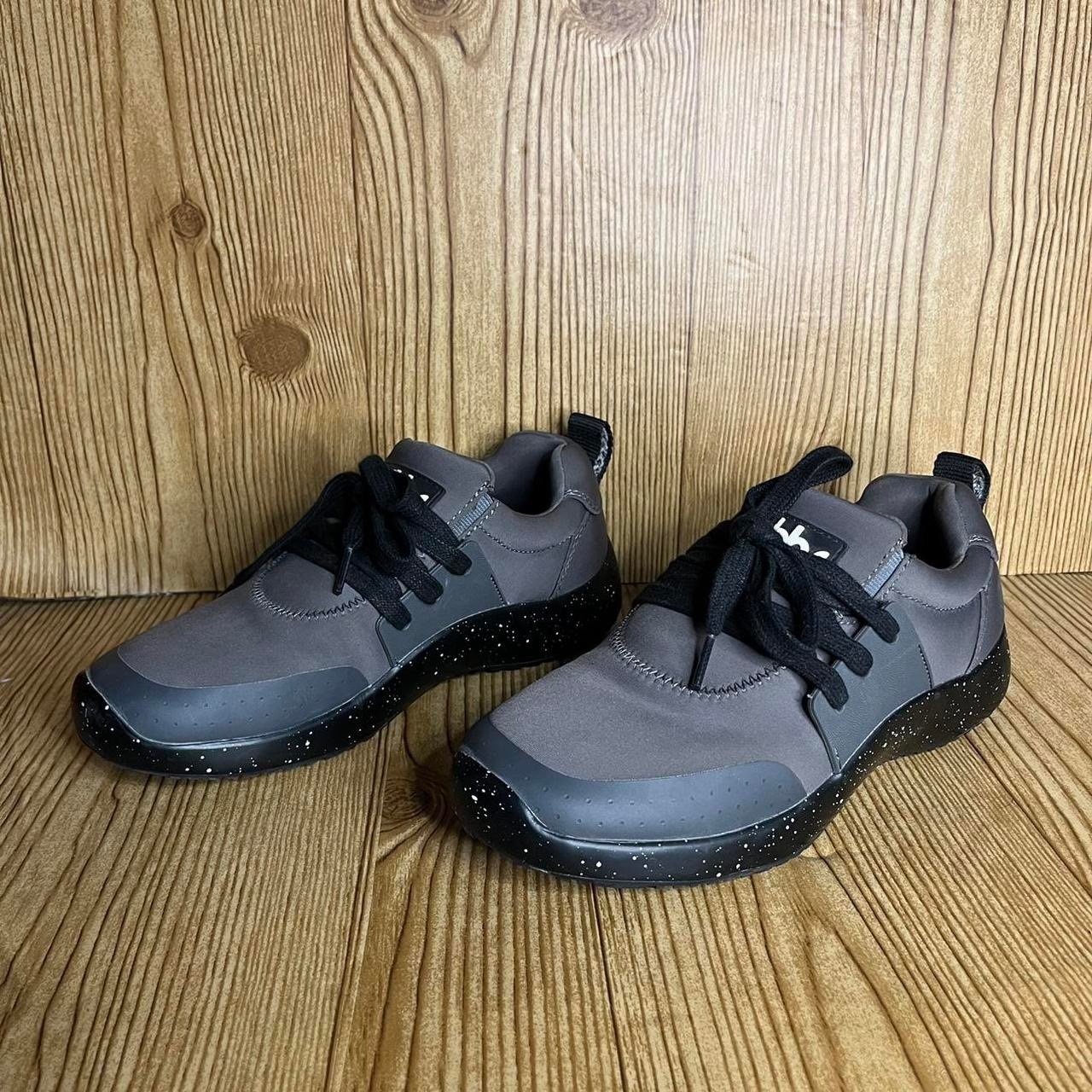 Snibbs grey spacecloud work sneakers Women’s size 6 Color: charcoal The Snibb