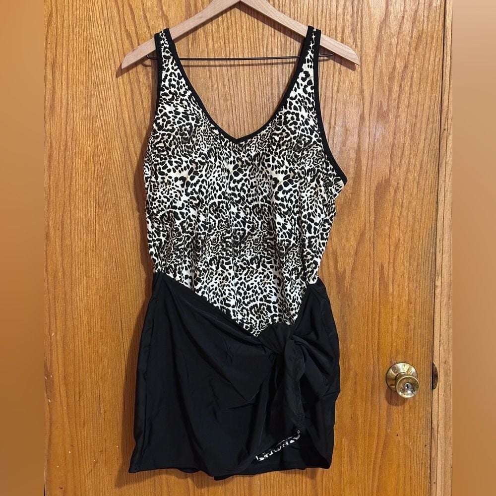 Catherine's cheetah print womens sz 22 W one pice swimsuit with attached wrap