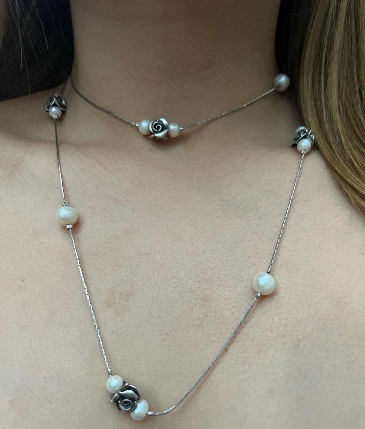 OR PAZ ISRAEL 925 Sterling Silver Vintage Pearls And Rose Thin Chain Necklace