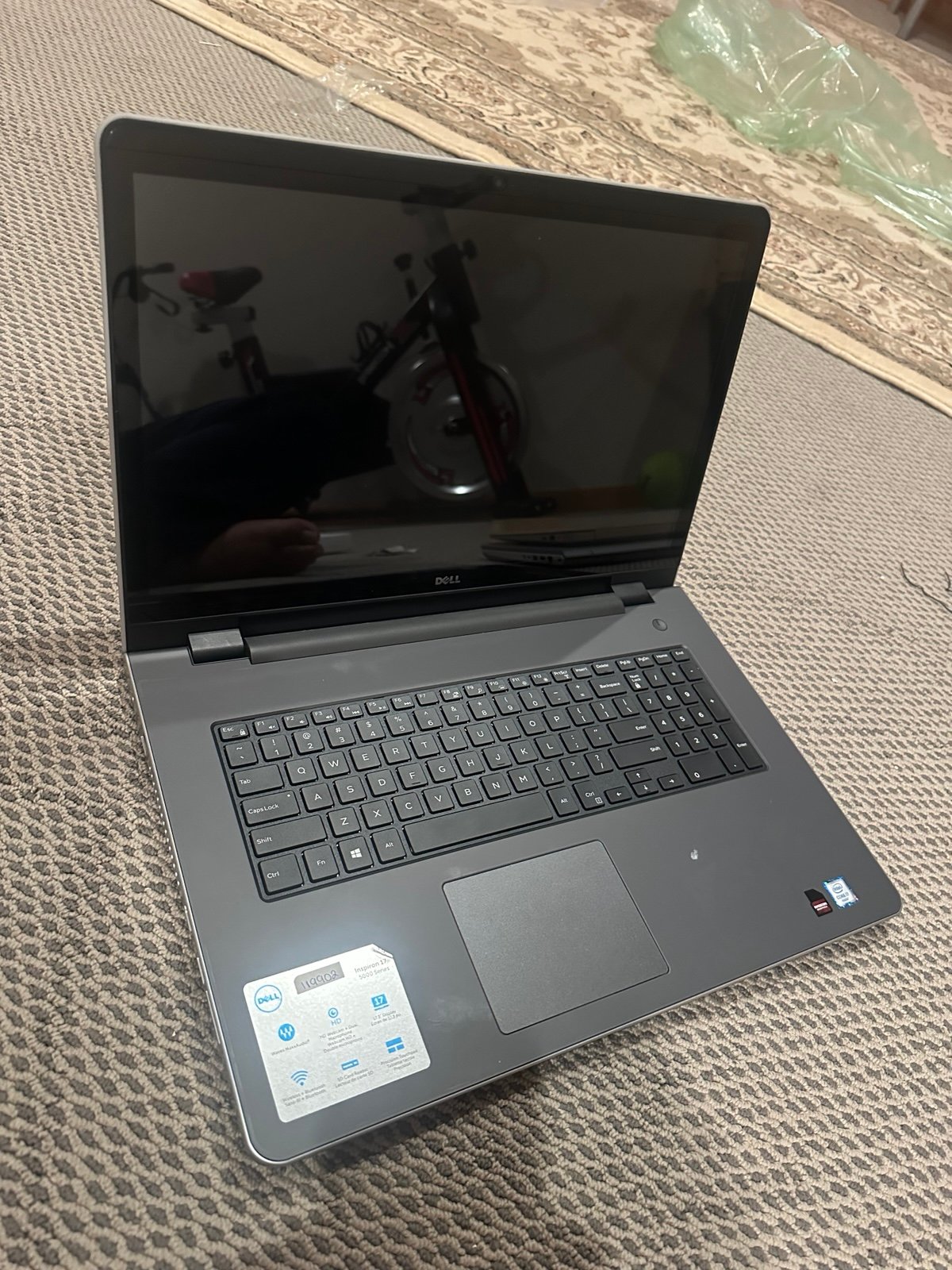 Dell laptop model P28E for parts p28e004
