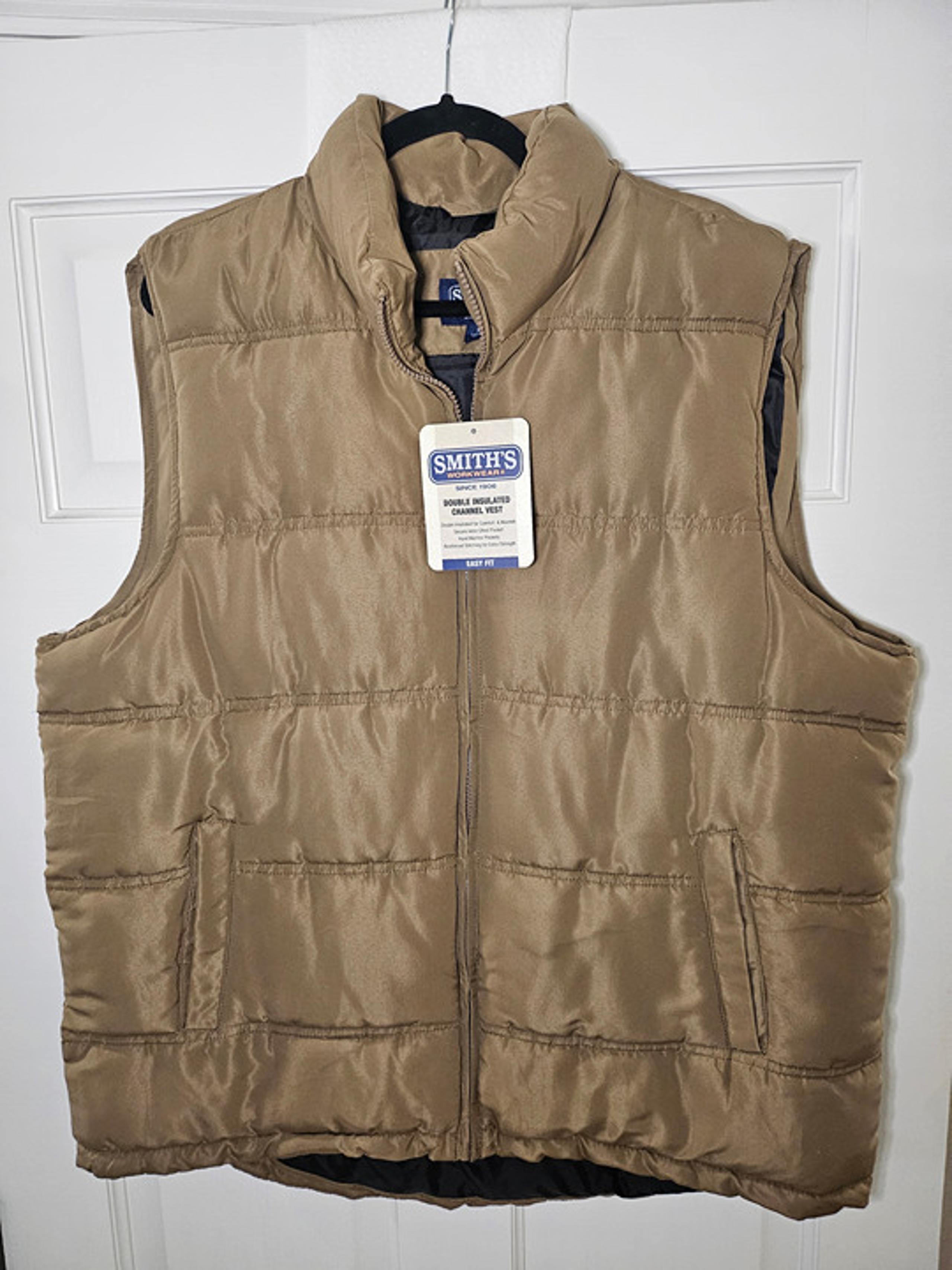 New With Tags Insulated Puffy Vest Smith's Workwear  XLG Acorn Color