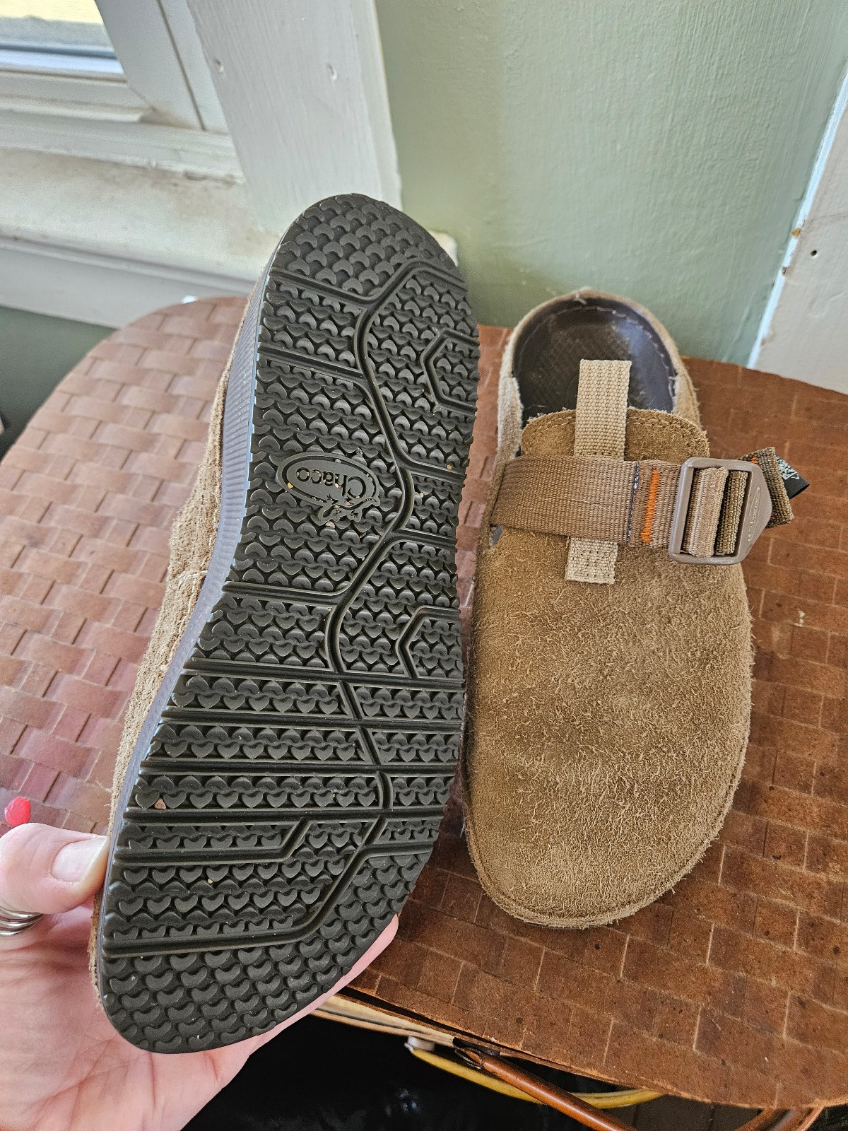 chaco clogs
