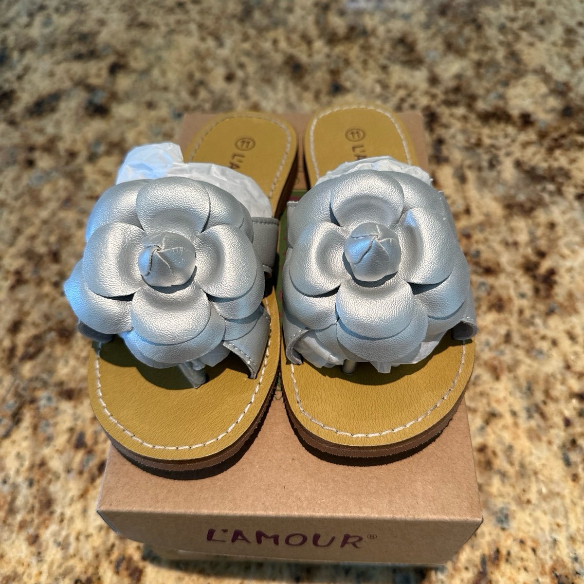 lamour sandals