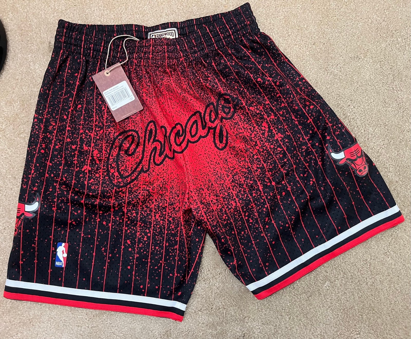 Mitchell & Ness NBA Shorts Men's Large Re-Take Gradient Swingman Bulls 1997 Sz L