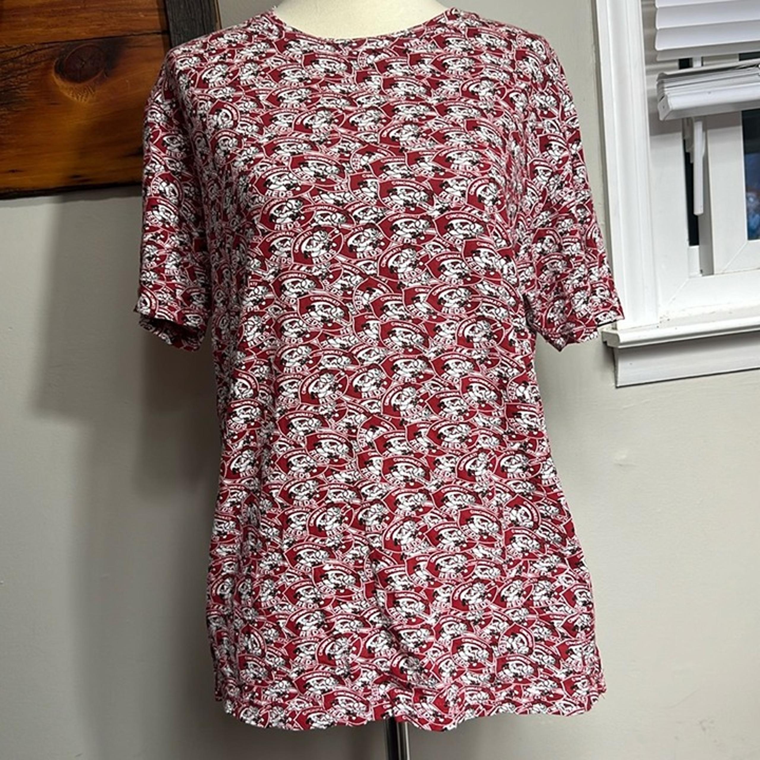 Cincinnati Reds Wright & Ditson Shrt Sleeve T Shirt Reds Logo Print, Women's MED
