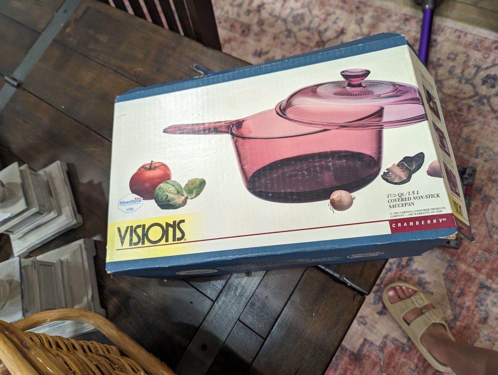 New NOS cranberry Visions 1994 Corning Ware non stick saucepan with lid - box