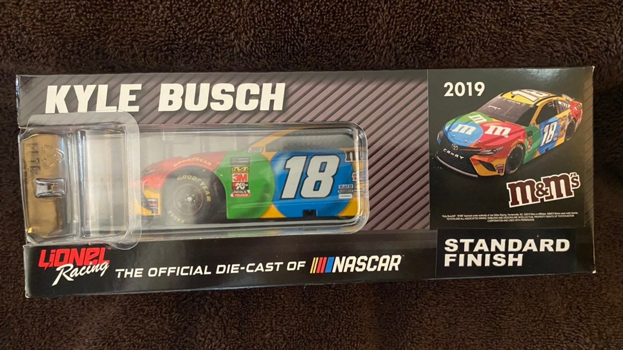 Nascar Kyle Busch M&Ms 2019 Camry 1.24 Scale Diecast