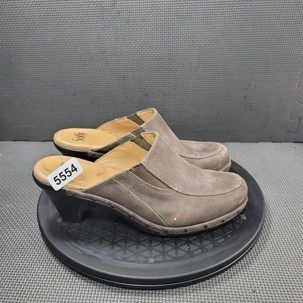 Womens Sz 7.5 Brown Sofft Leather Studded Clogs Mules