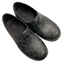 Crocs Neria Pro II Leopard Print Graphic Clogs Shoes Size W8 Black Work Slip On
