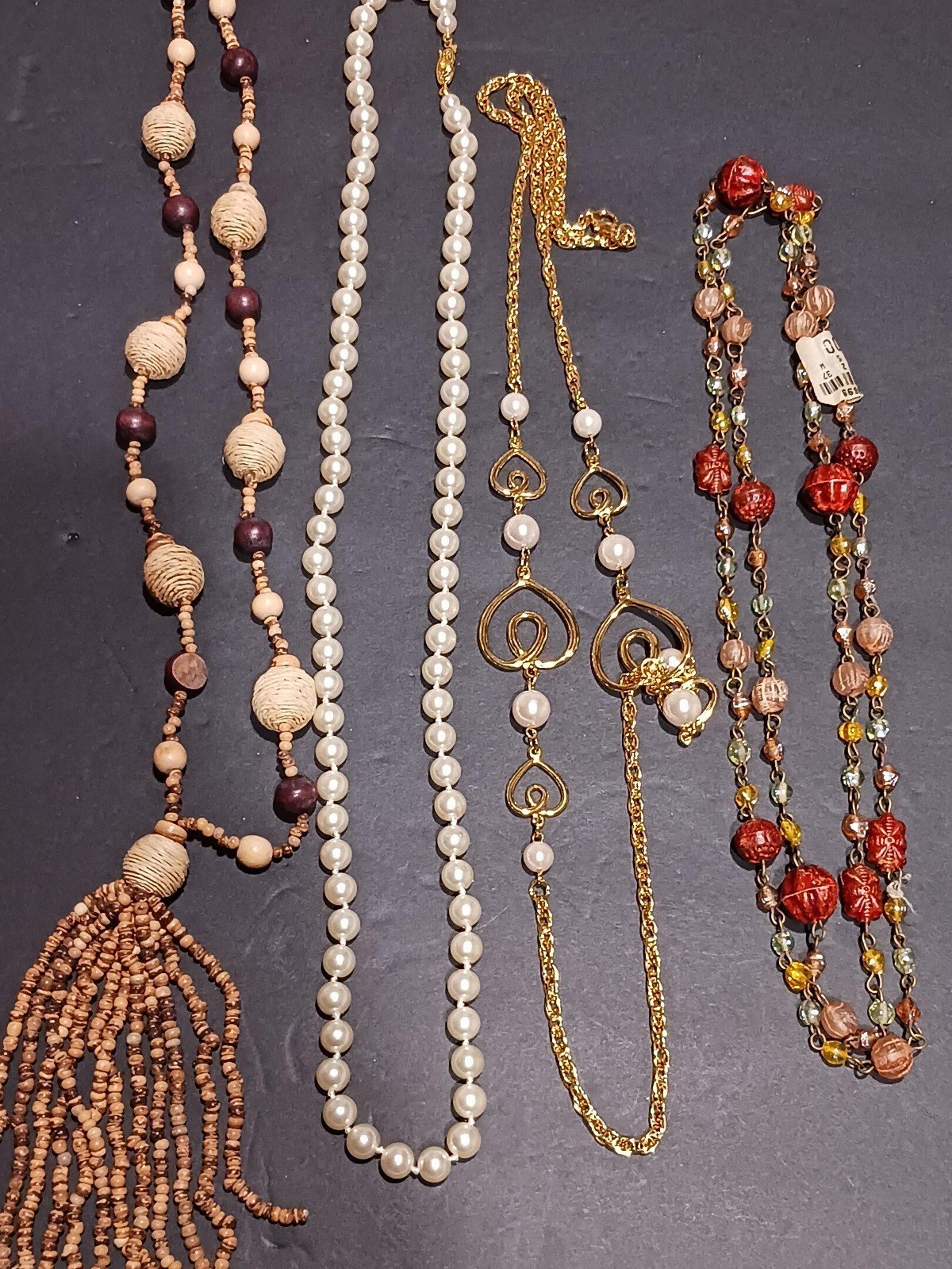 Beautiful jewelry women's necklaces lot D 2