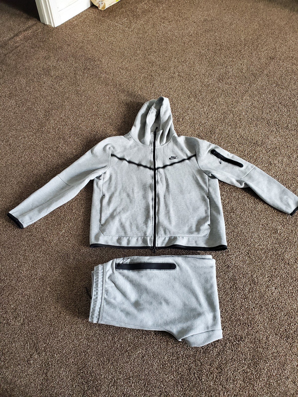 Nike tech Gray