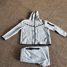 Nike tech Gray