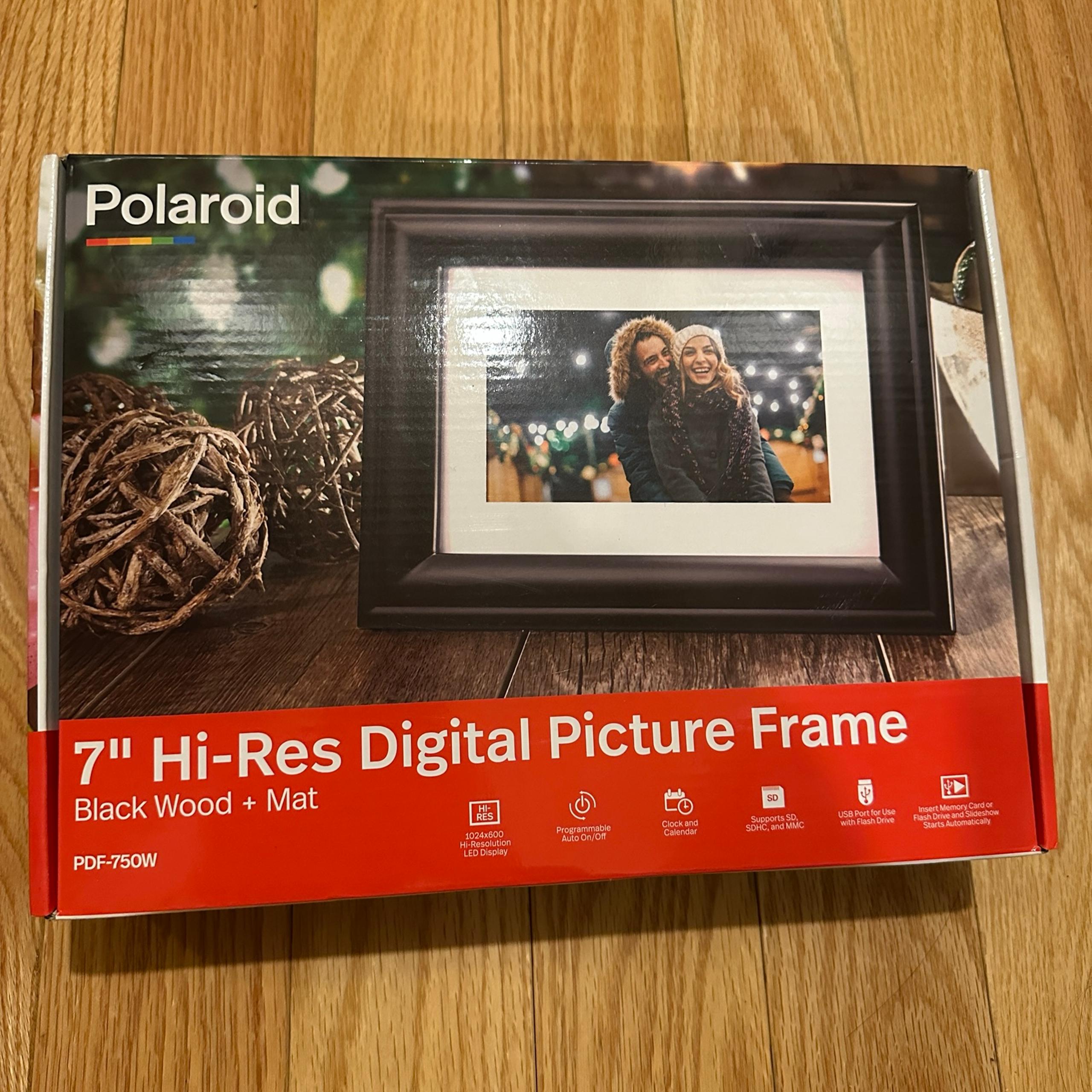 Polaroid 7" Hi-Res Digital Picture Frame in Black Wood + Mat PDF-750W