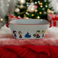 Peanuts & Snoopy Christmas 9 x 5 Ceramic Baking Loaf Bread Pan Dish NEW