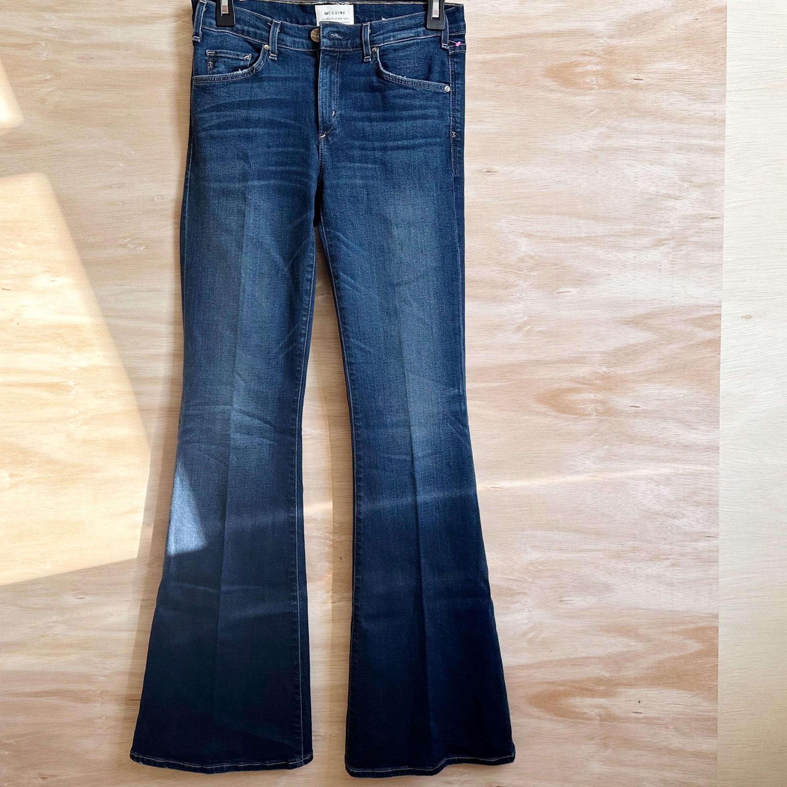 McGuire jeans women’s 26x32 Med was flared