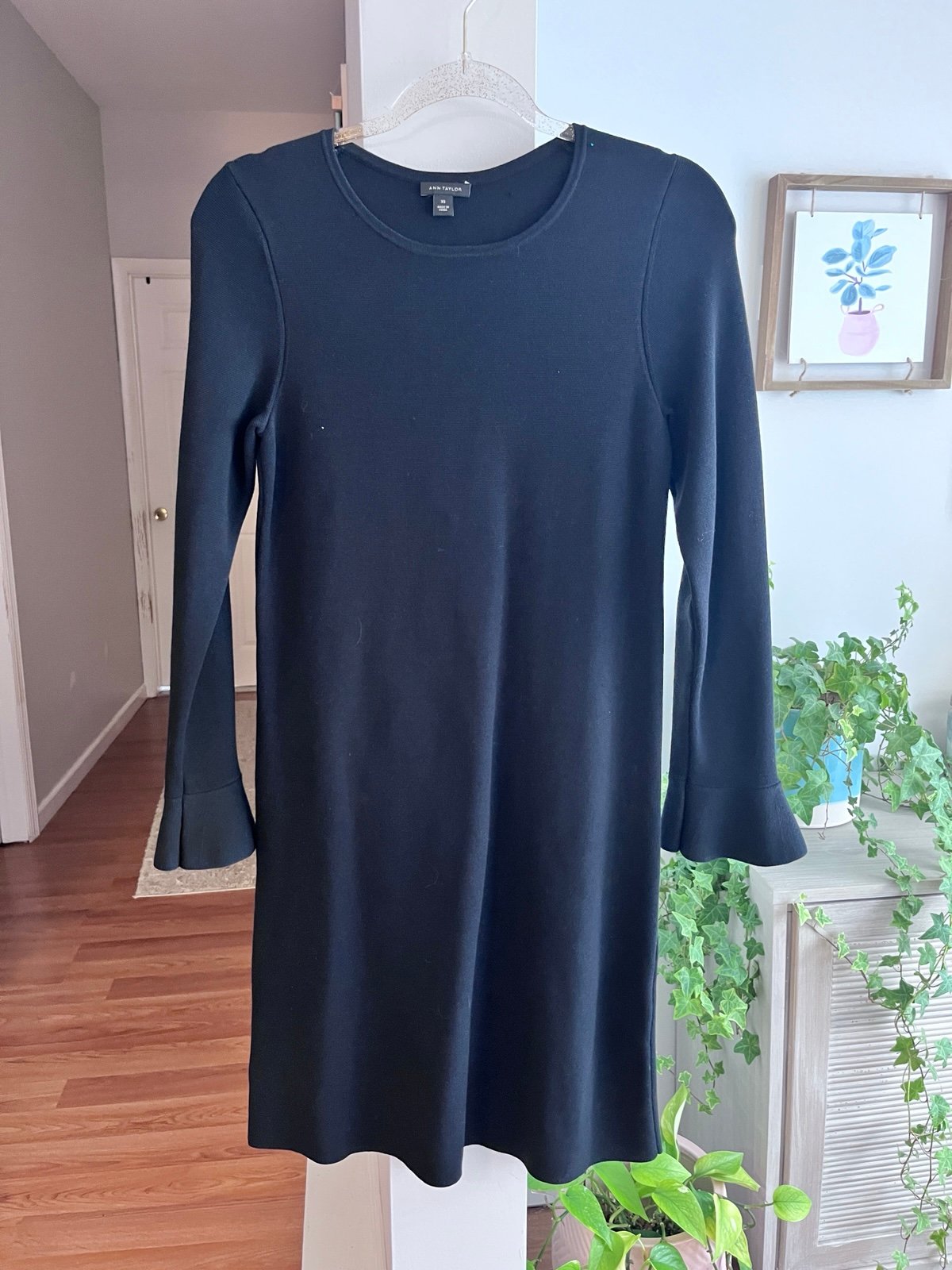ANN TAYLOR Black Bell Cuff Crew Neck Midi Dress