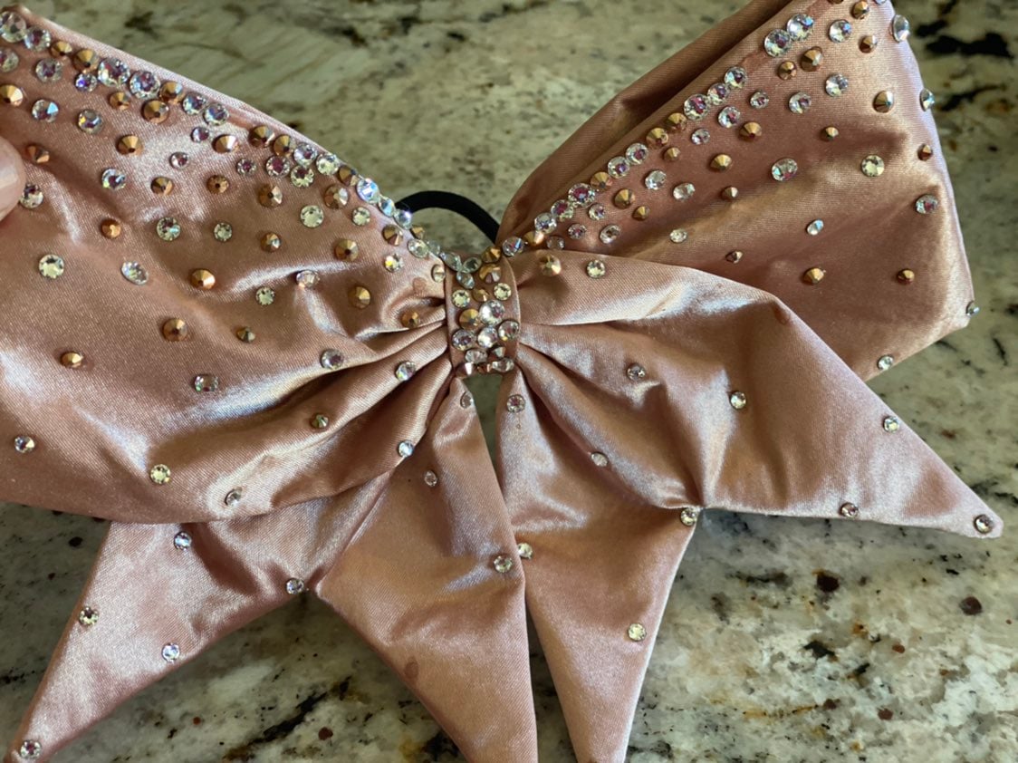 Cheer bow