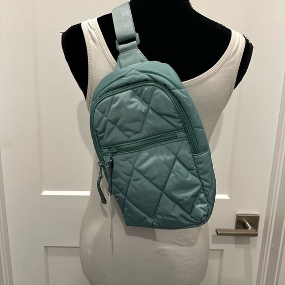 Vera Bradley Essential Sling Backpack in Ultralight NWT