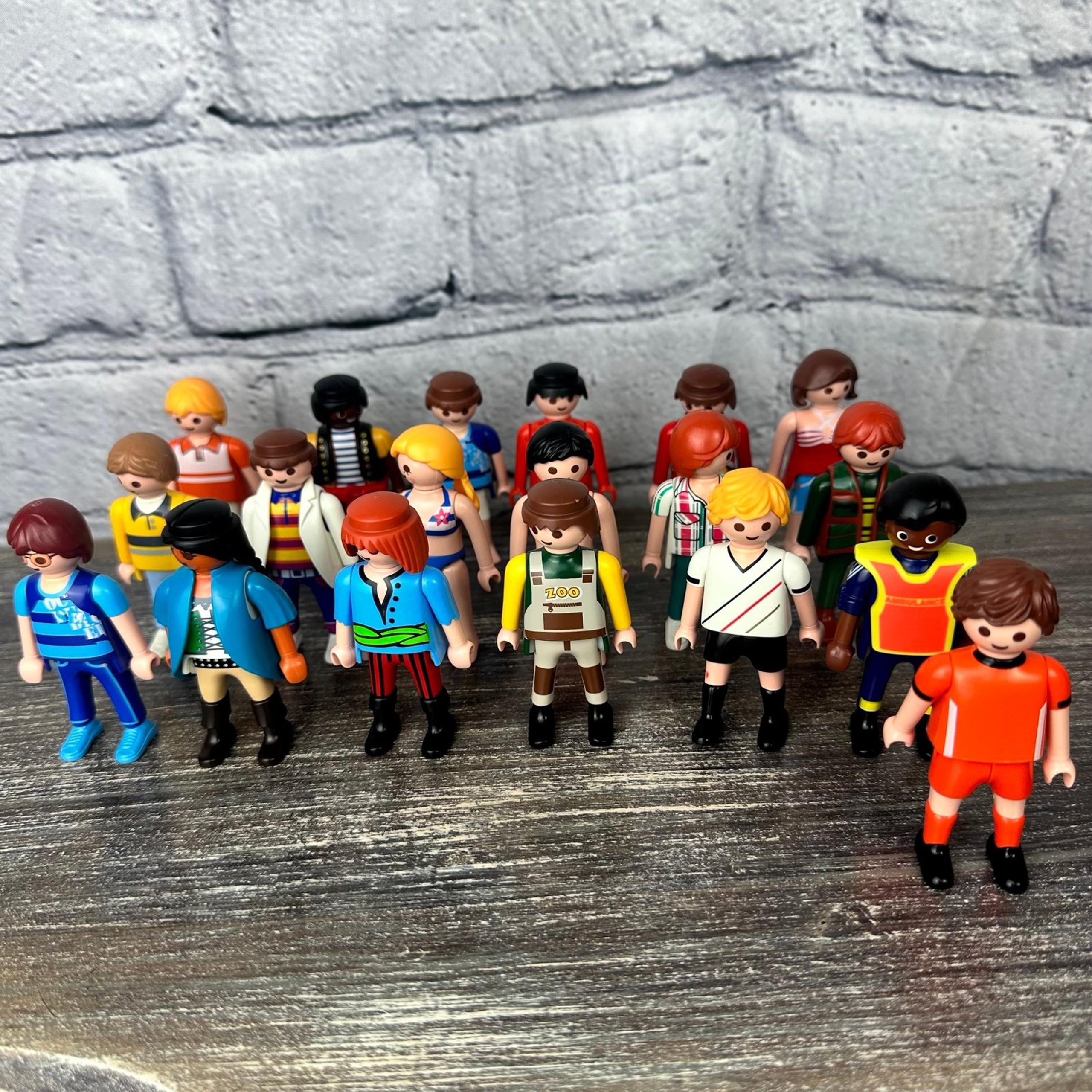 Playmobil Figures (19) Lot 1993