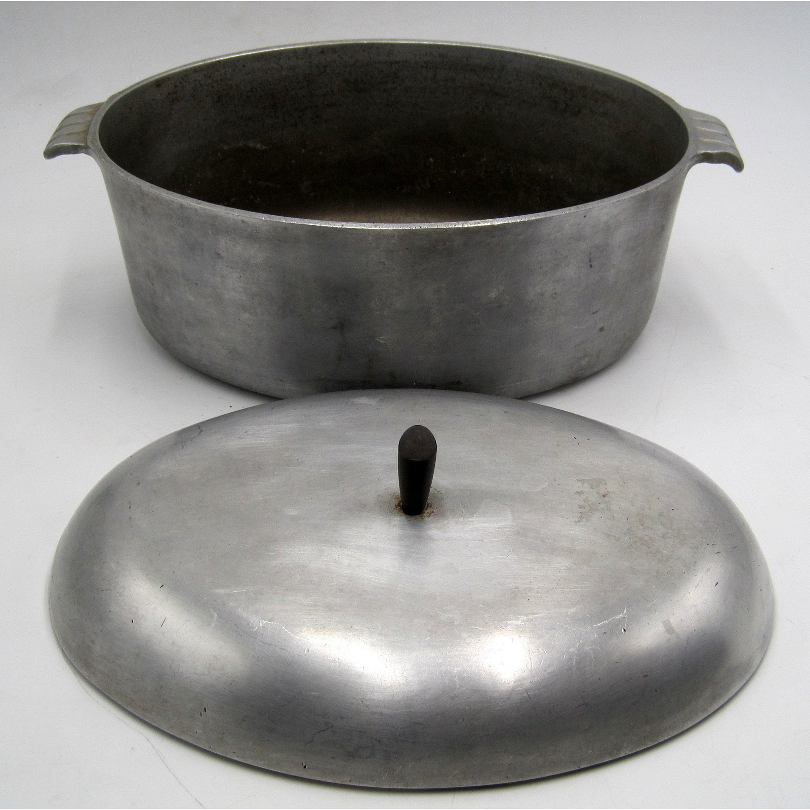 Vintage Cast Aluminum Dutch Oven Oval 5 Qt Roaster with Lid Preowned