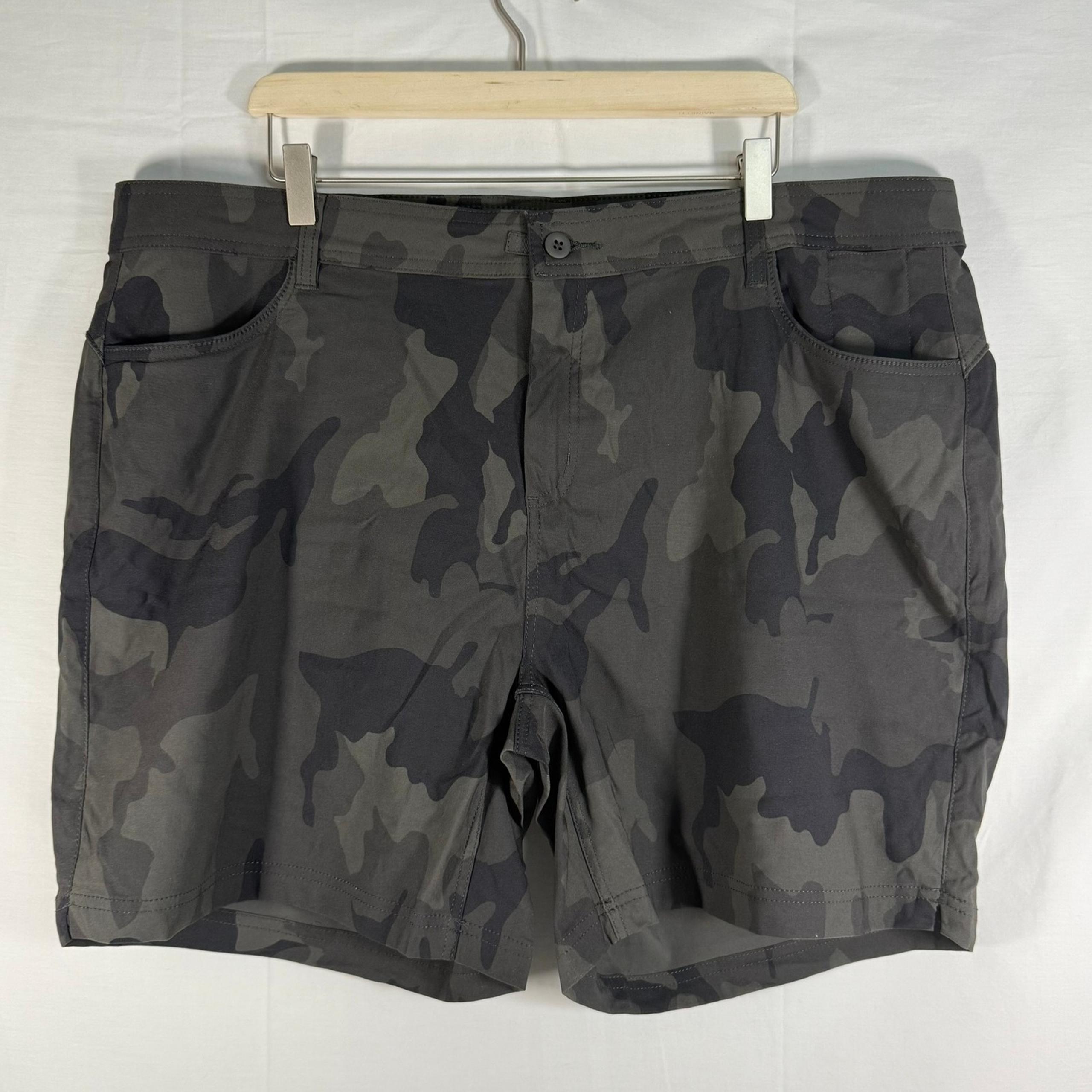 Prana Halle Shorts NWT II Camo Hiking Casual Comfort Standard Fit Womens 20W