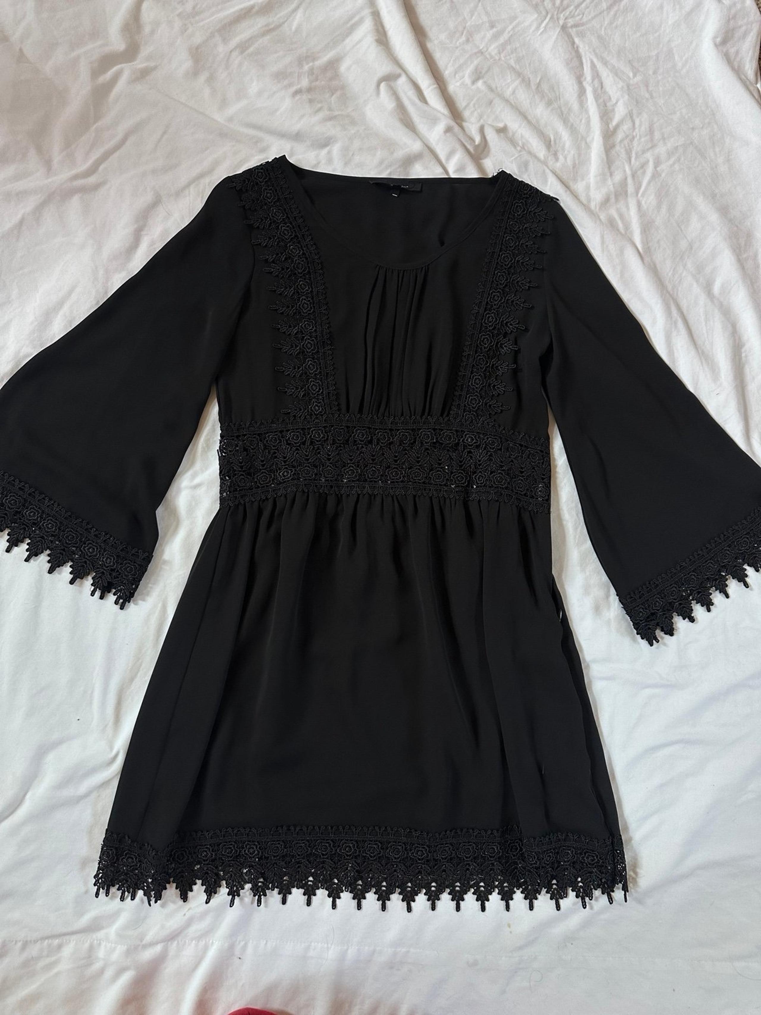 Olivaceous black dress