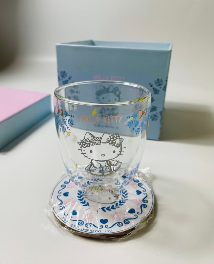 Sanrio The British museum x hello kitty cup collab
