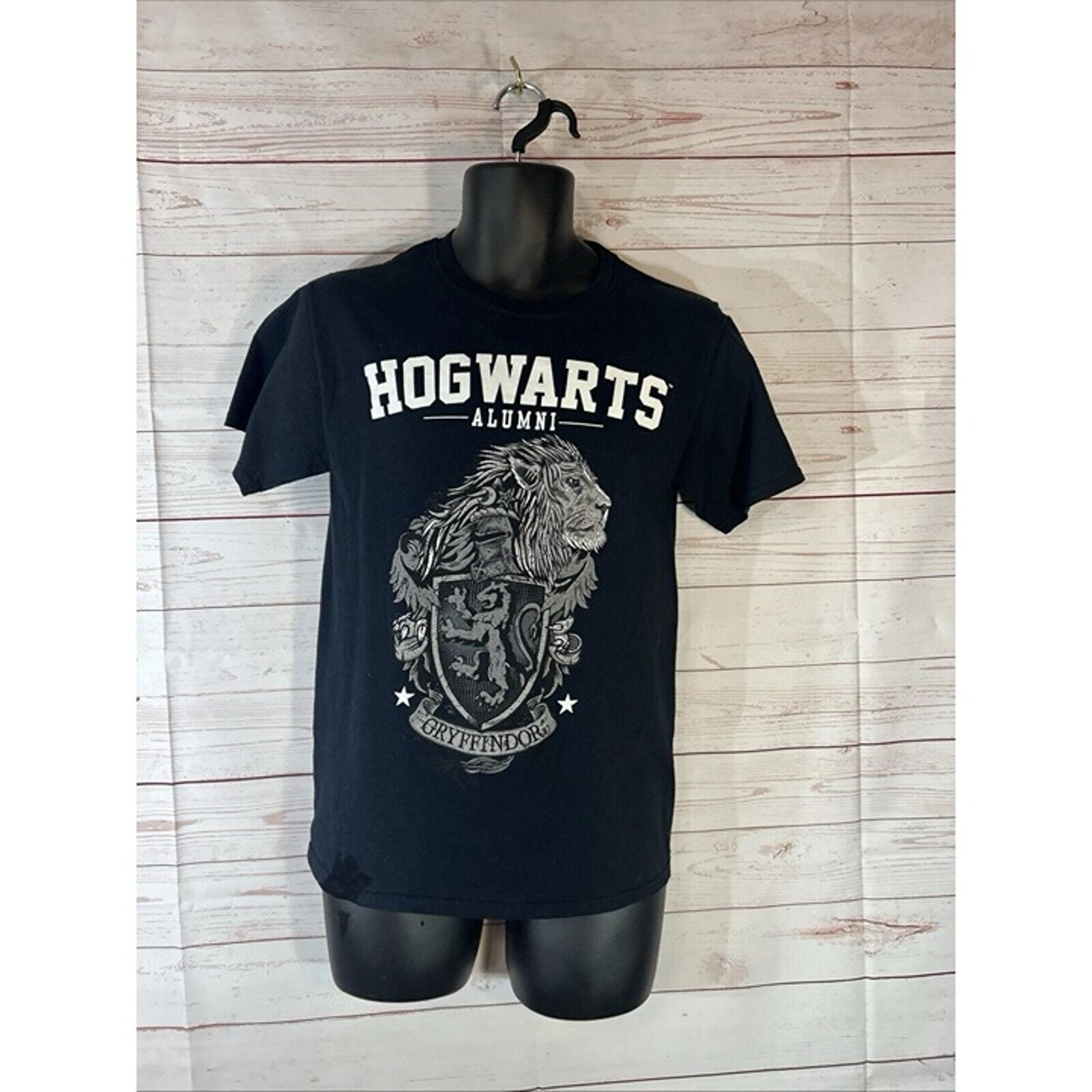 Harry Potter Men's Size Small Hogwarts Alumni Gryffindor Black W/ Gray T Shirt