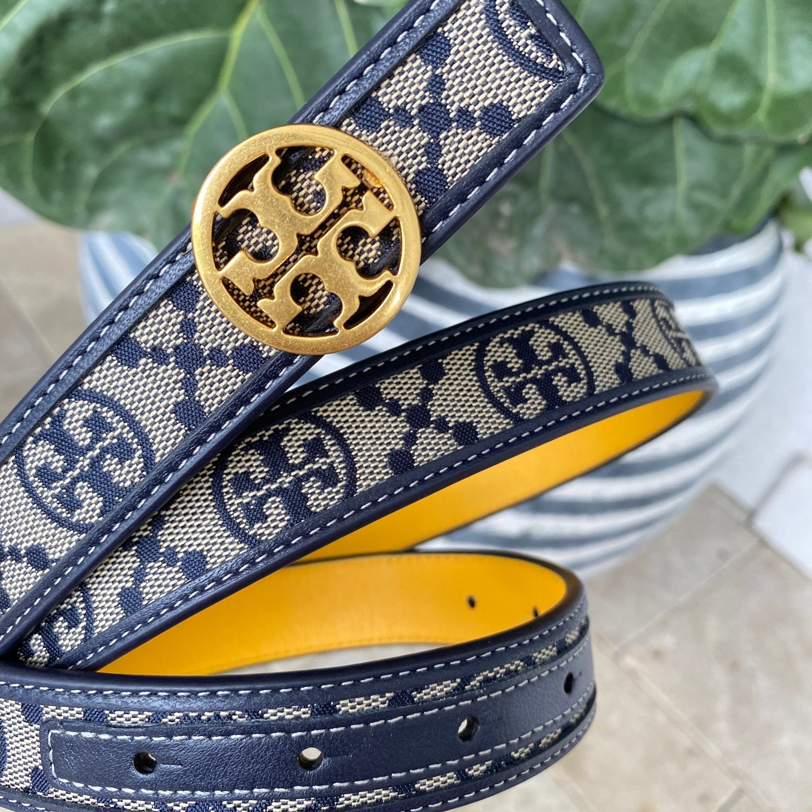 84155 Tory Burch 1 inch belt size M