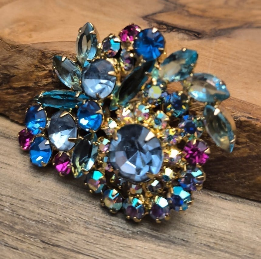 Vintage D&E Juliana Brooch And Clip On Earrings Book Piece