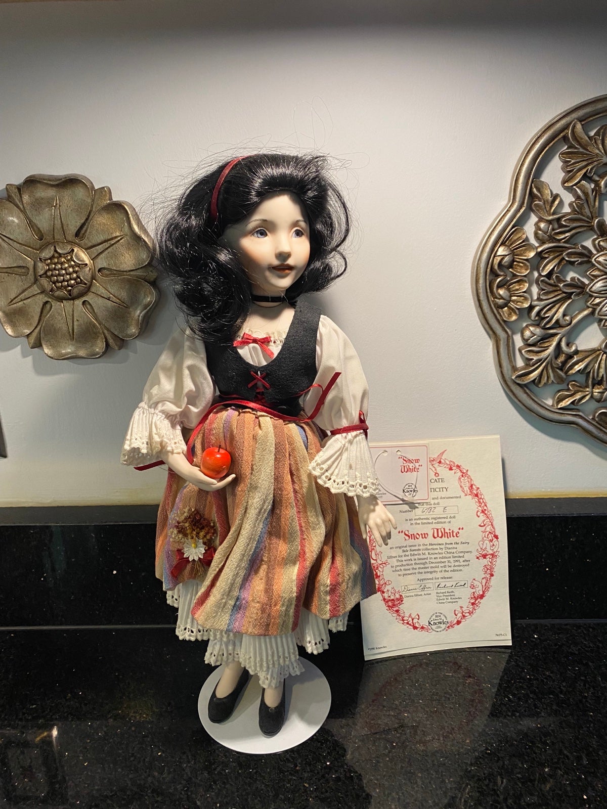 Dianna Effner Limited Edition Porcelain Snow White 15” Doll with Certificate