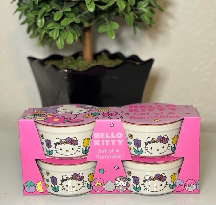 Hello Kitty Easter Ramekin Set