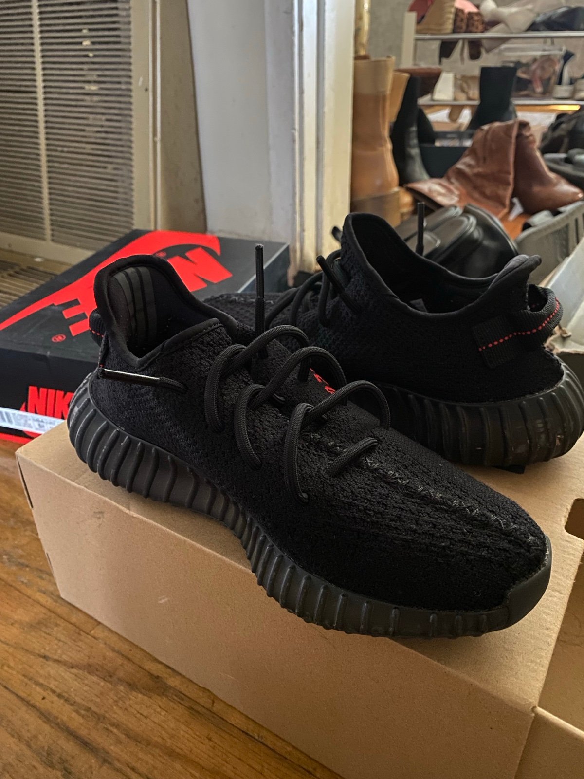 yeezy boost 350 v2 black