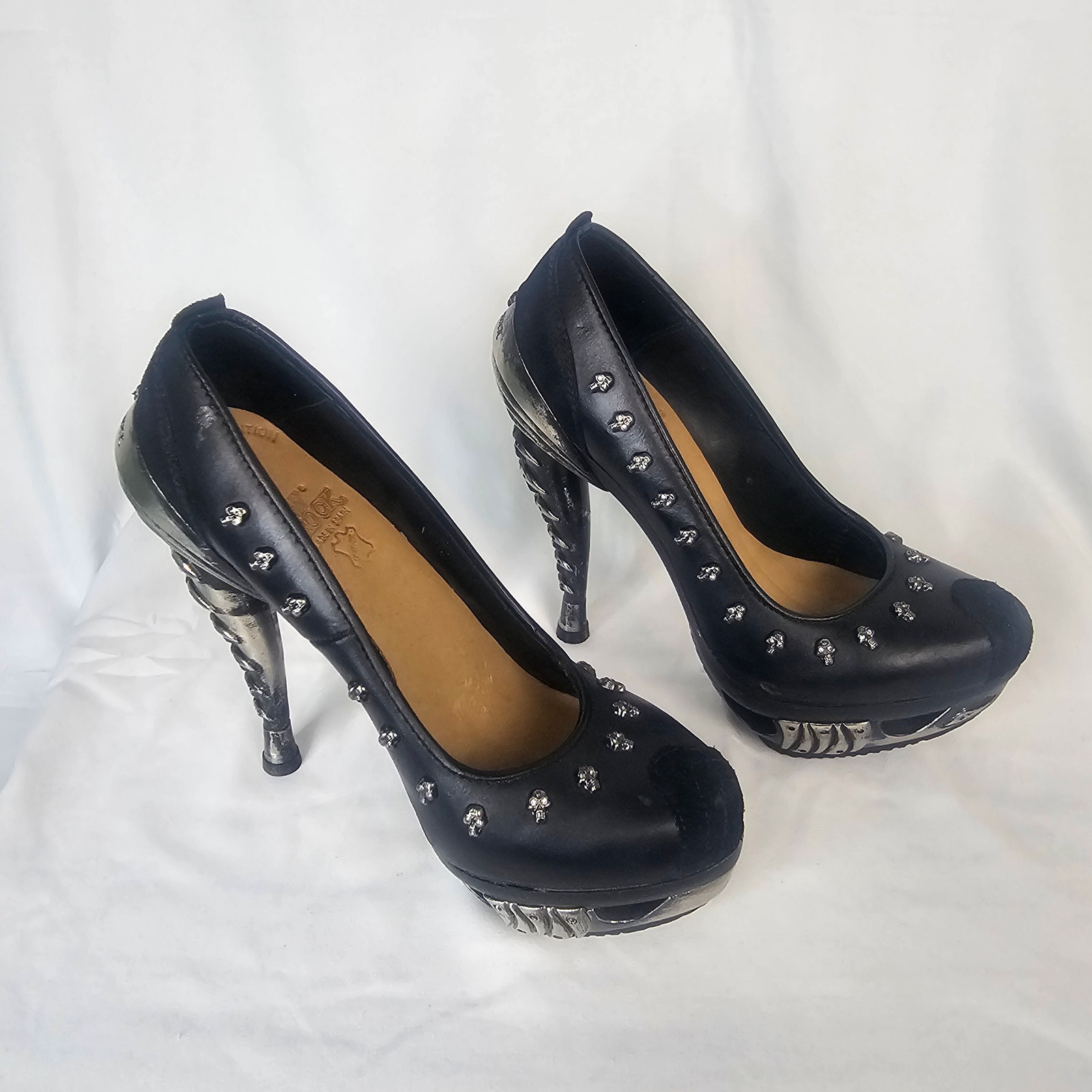 New Rock Skull Heels Black Leather MAG018-C1 model Size 5.5 Studded Punk Gothic