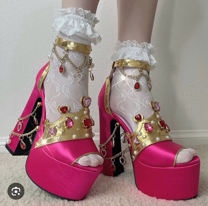 Sugar Thrillz Royal Charmer Hot Pink Heels Ladies Size 5.5
