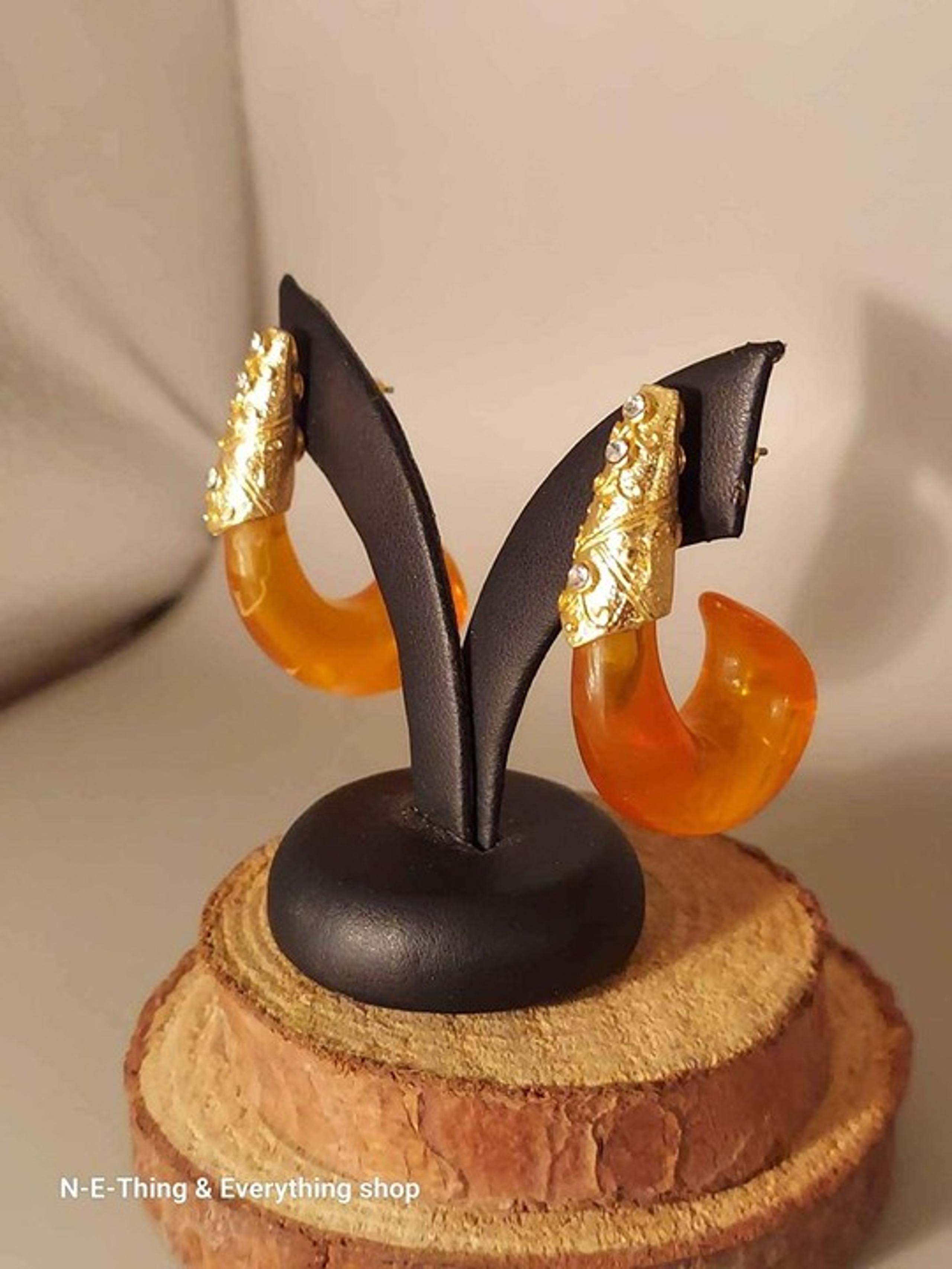 Vintage Anthropologie Orange Resin Earrings