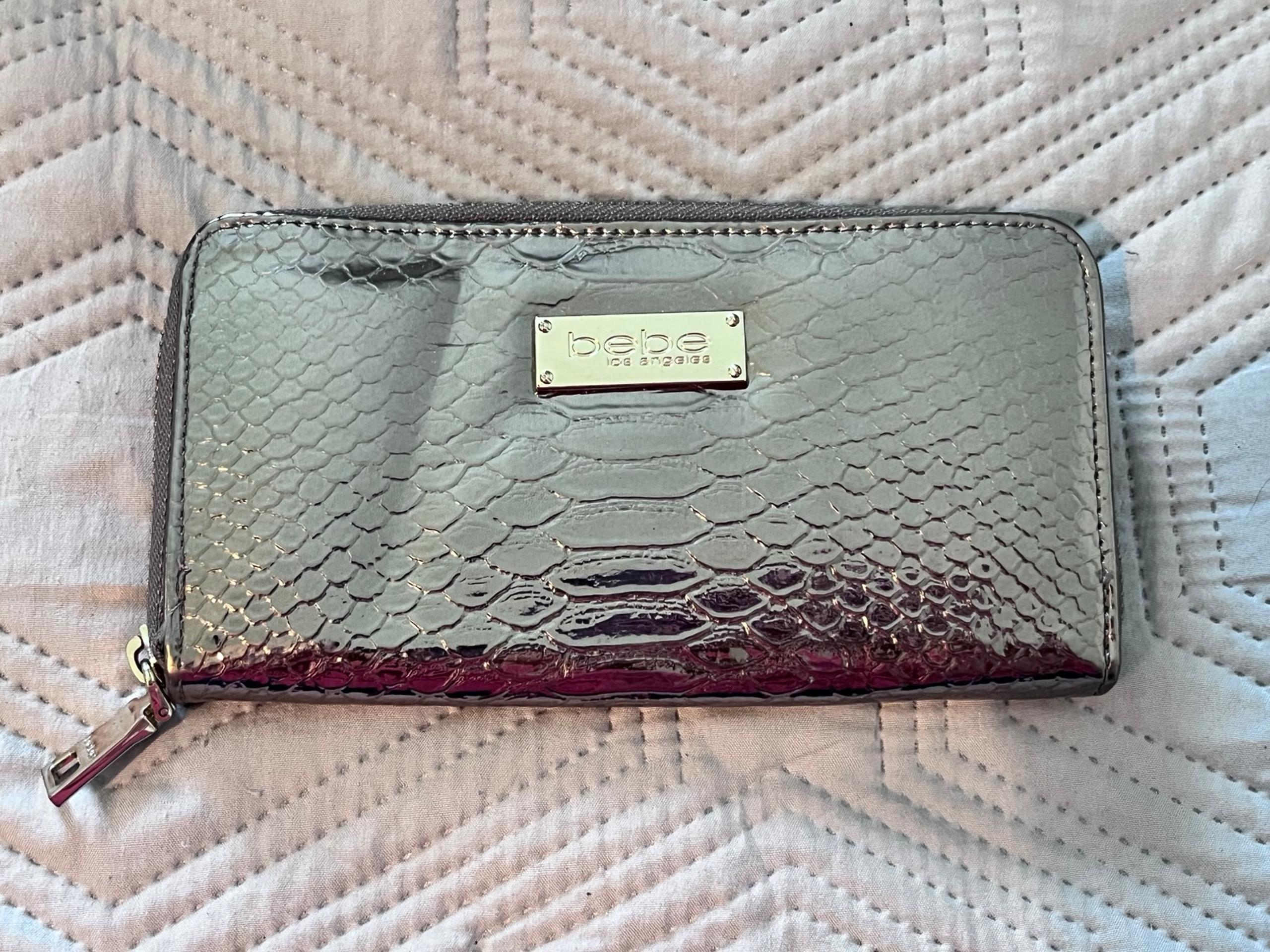 bebe womens wallets Metallic Gold Metal Color
