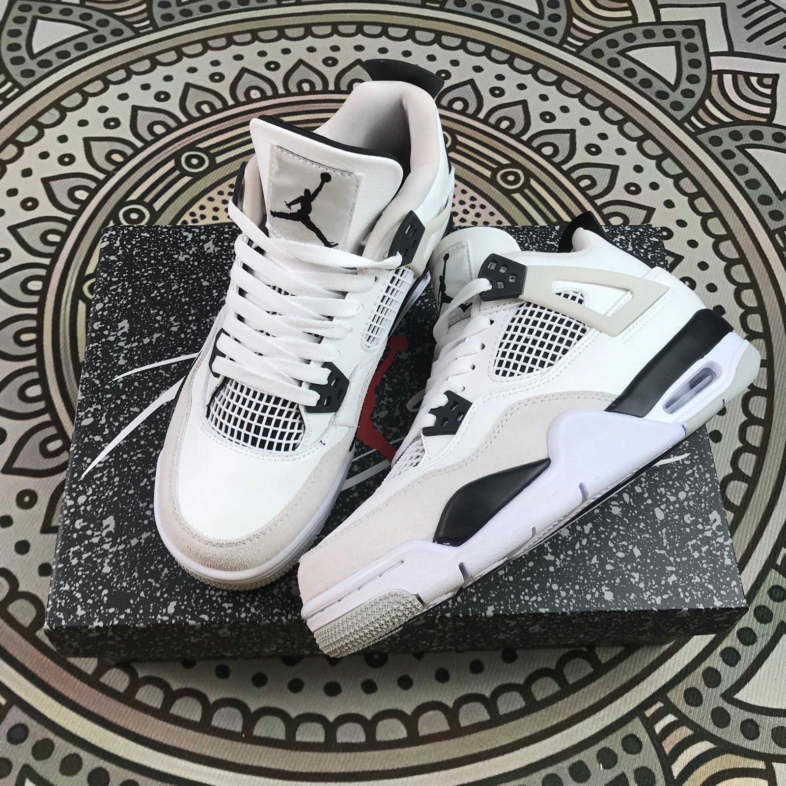 Air Jordan 4