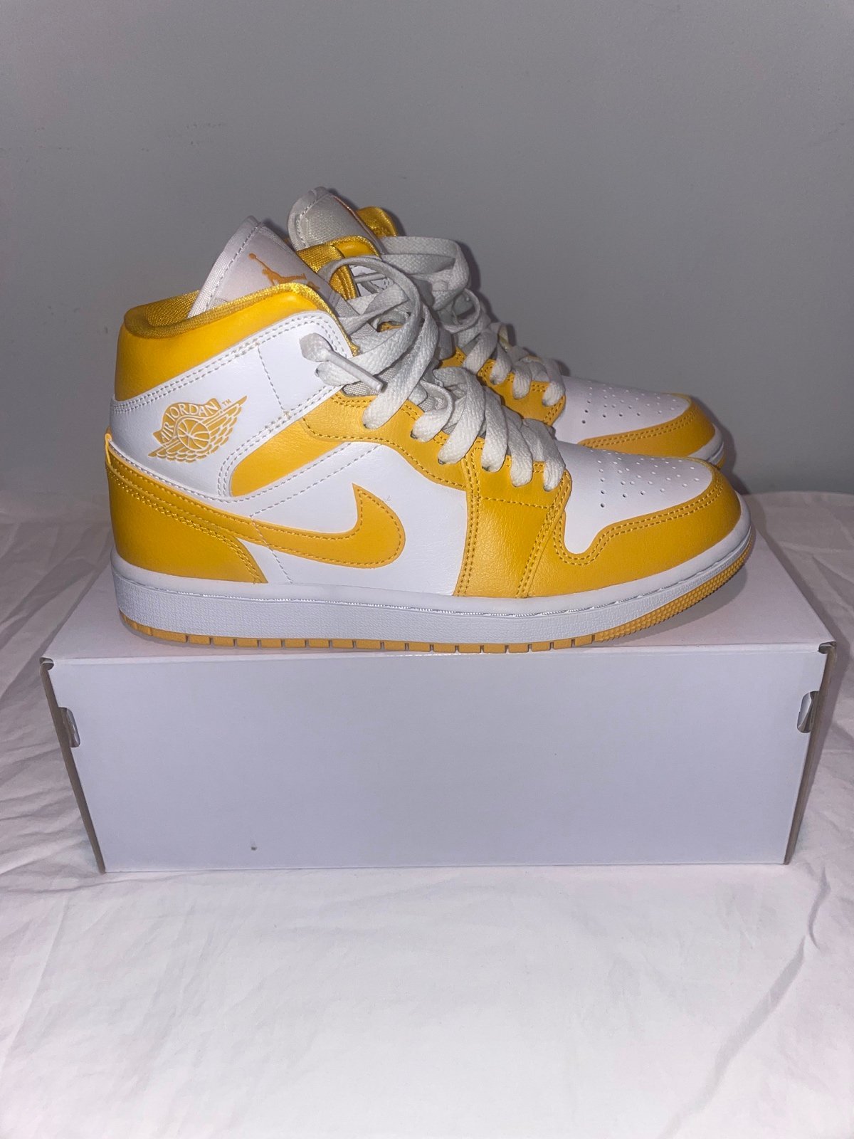 Women’s Air Jordan 1 MID