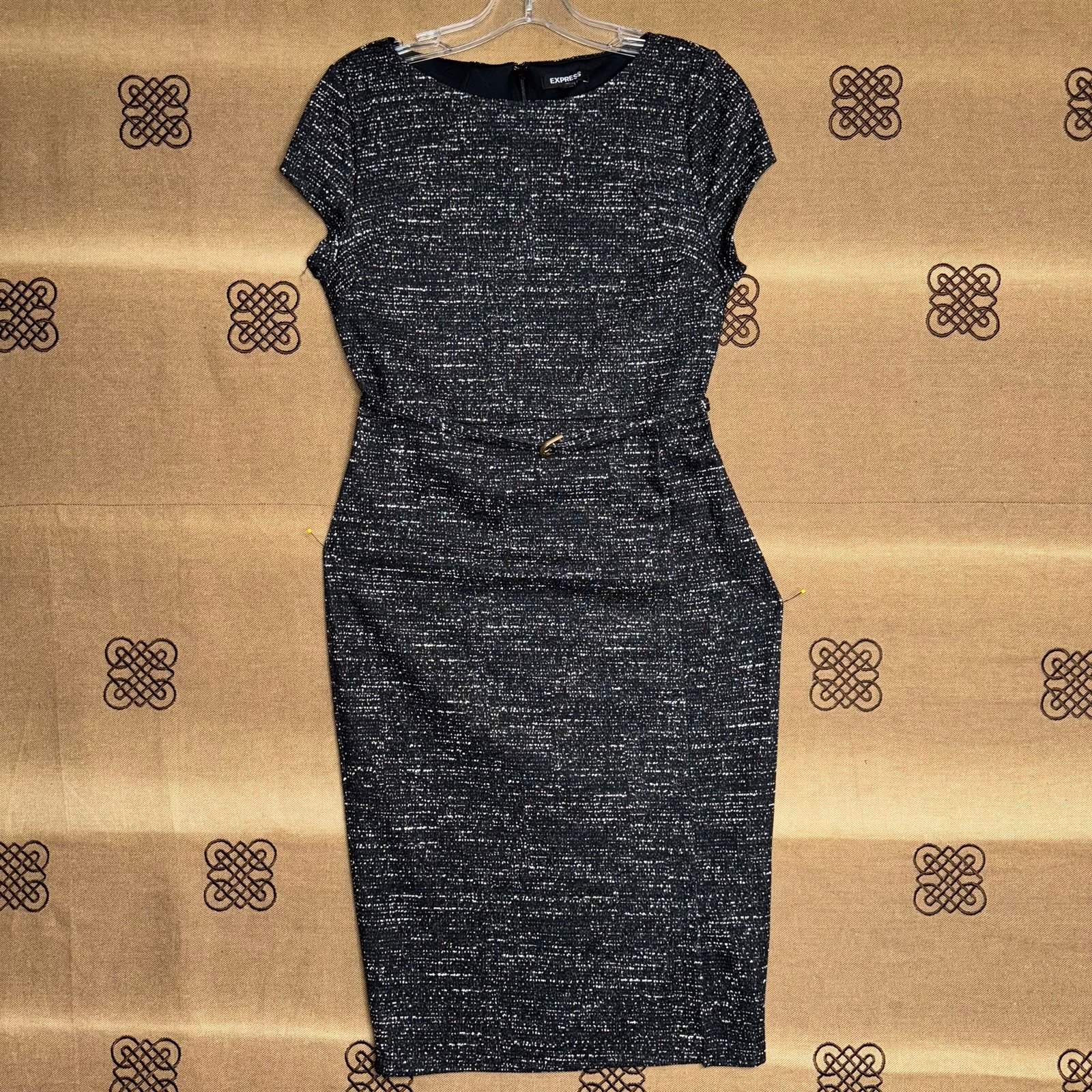 Express NWT! Women'S Belted Sheath Dress In Black/Grey Size S