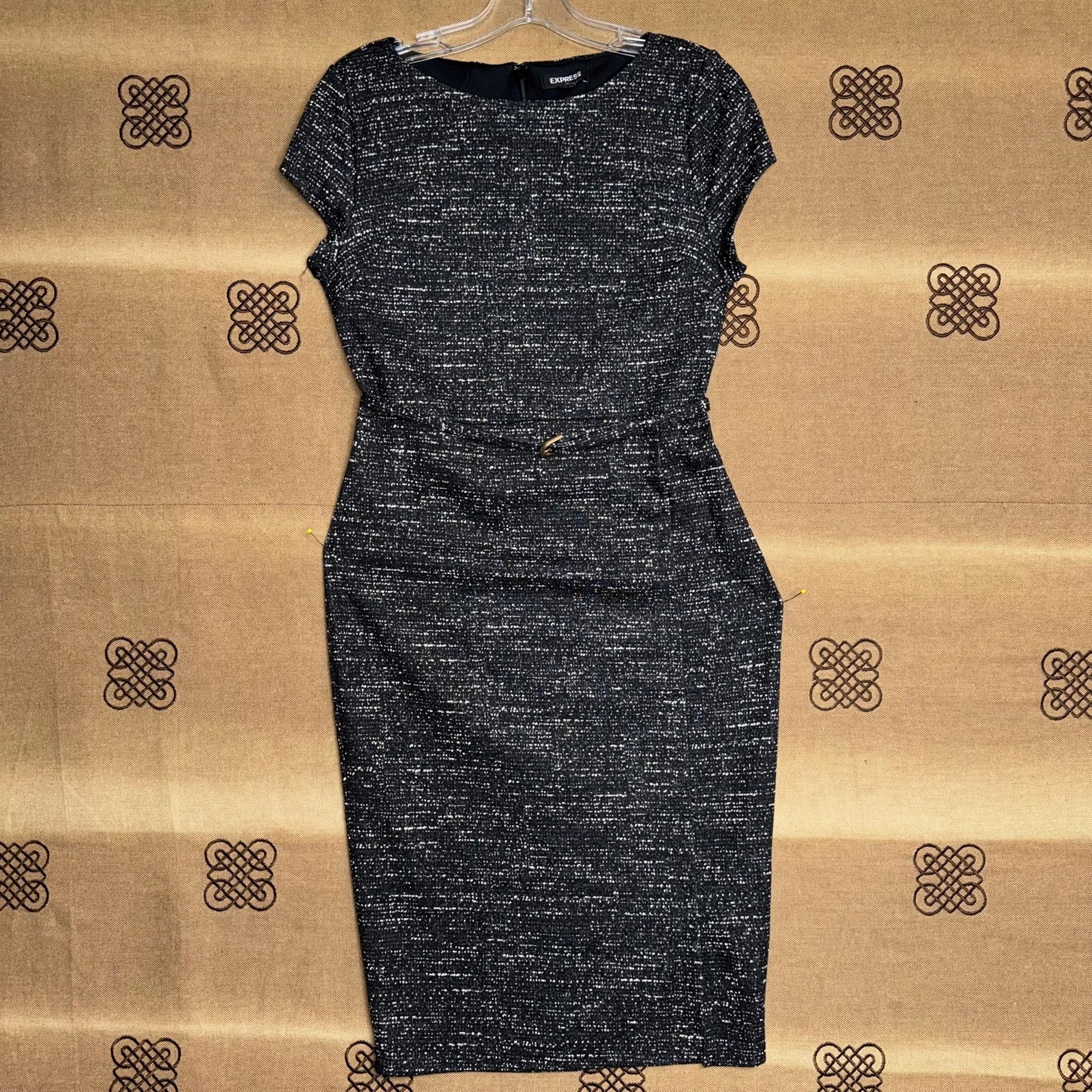 Express NWT! Women'S Belted Sheath Dress In Black/Grey Size S