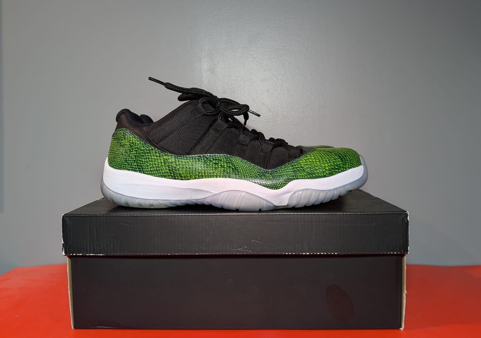Size 10.5 - Air Jordan 11 Retro Low Snake