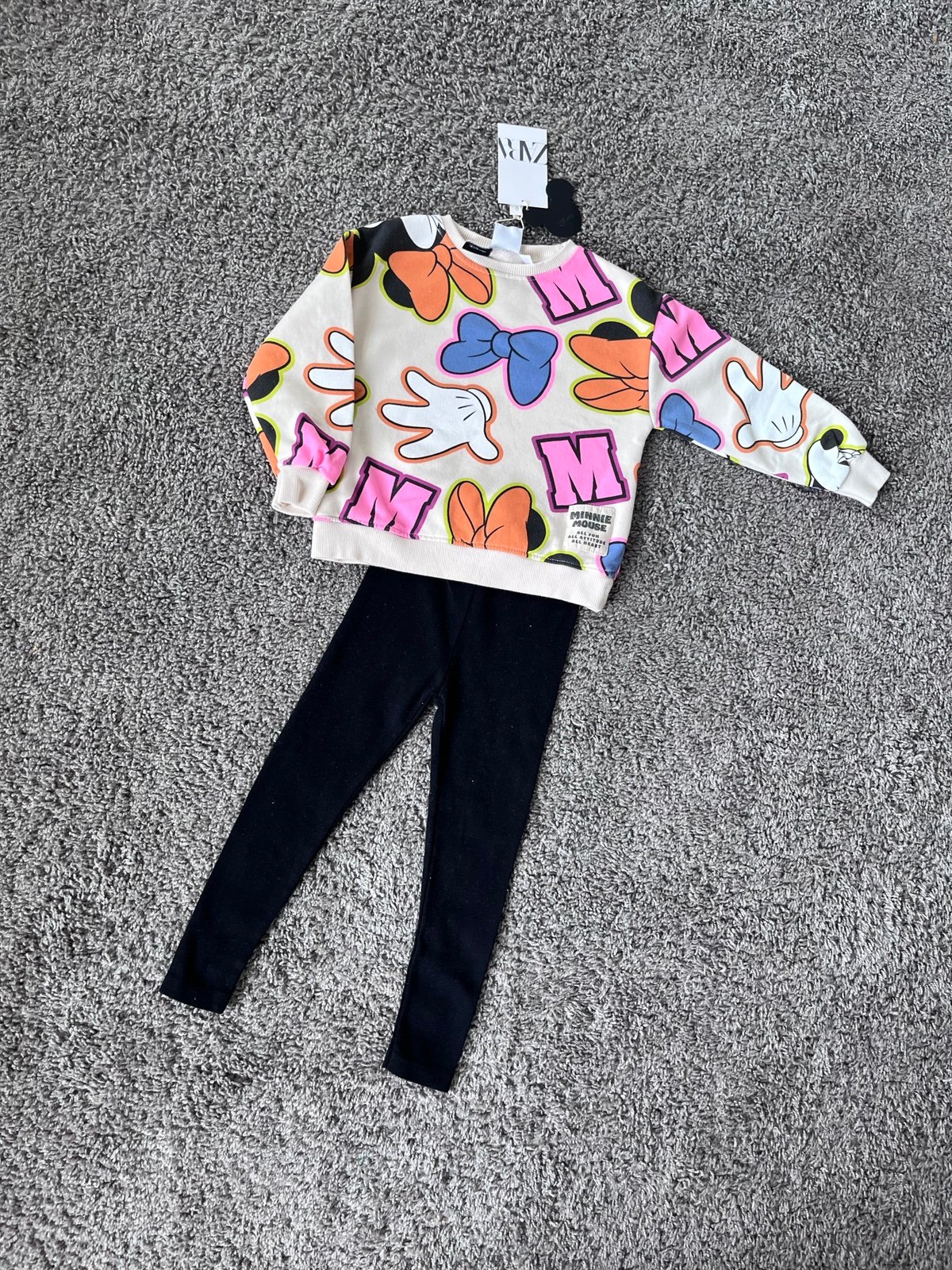 ZARA NWT set Minnie Mouse sweatshirt and leggings size 2-3 years